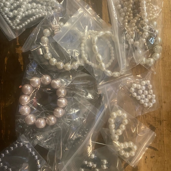 JUST WOW! Mother load of antique,Vintage,Costume +Retro Jewelry! - Picture 10 of 17